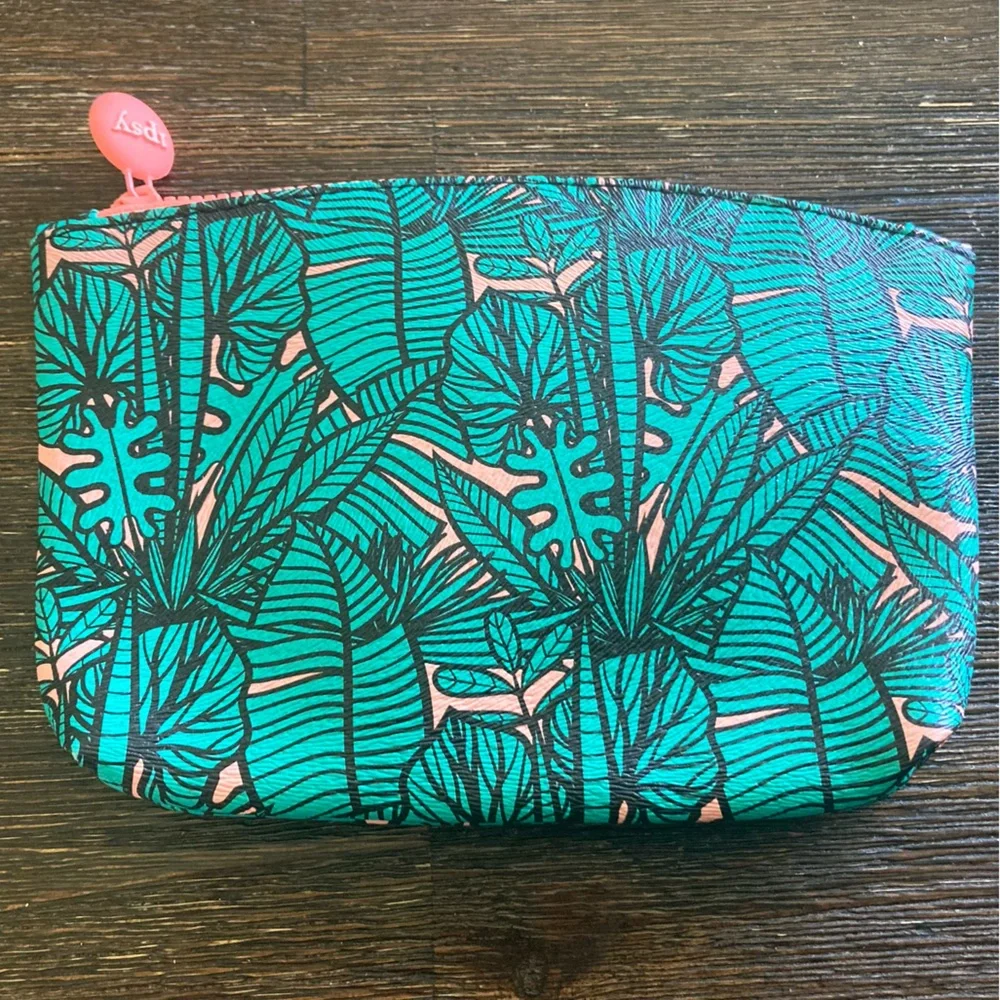 🟢 (2/$5) Ipsy Tropical Leaf Print Pouch - Picture 2 of 4